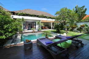 Отель Villa Ricci  Kuta